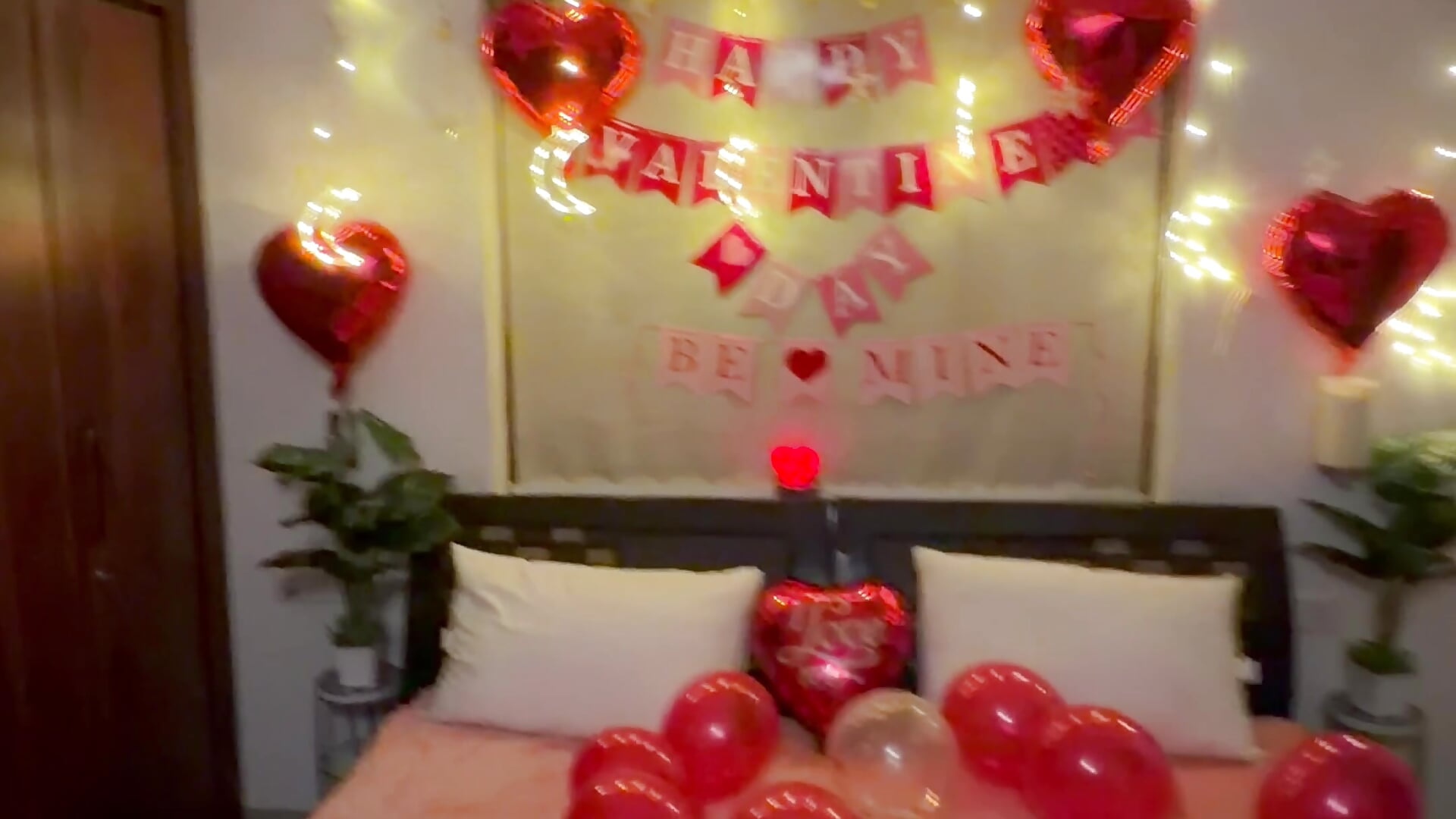 Valentine 💘 Room with all LOVE🫶🏻💋👀 - video by youngcoupleloverose cam model