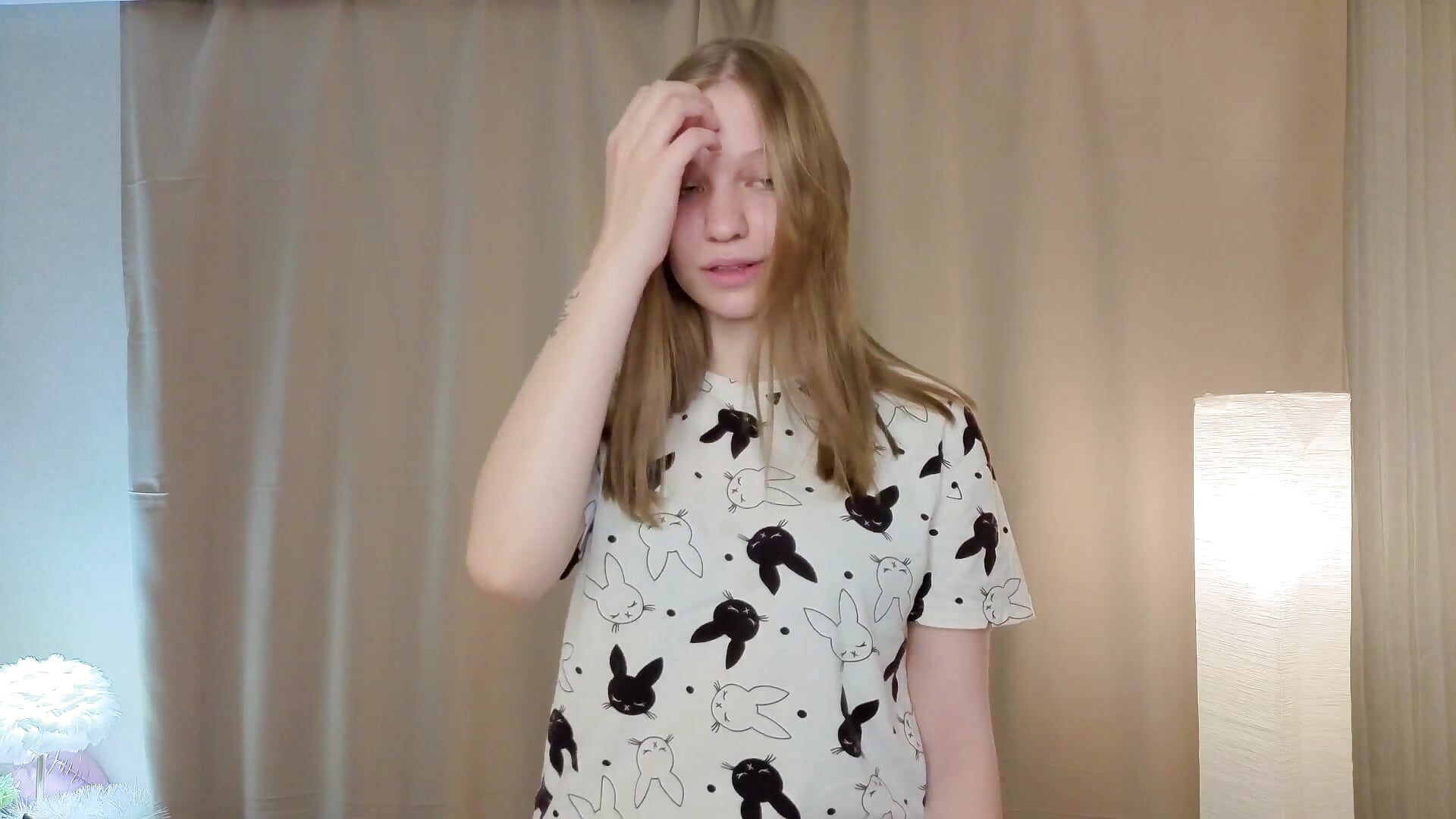 Cutie 👉👈 - video by LynneHaviland cam model