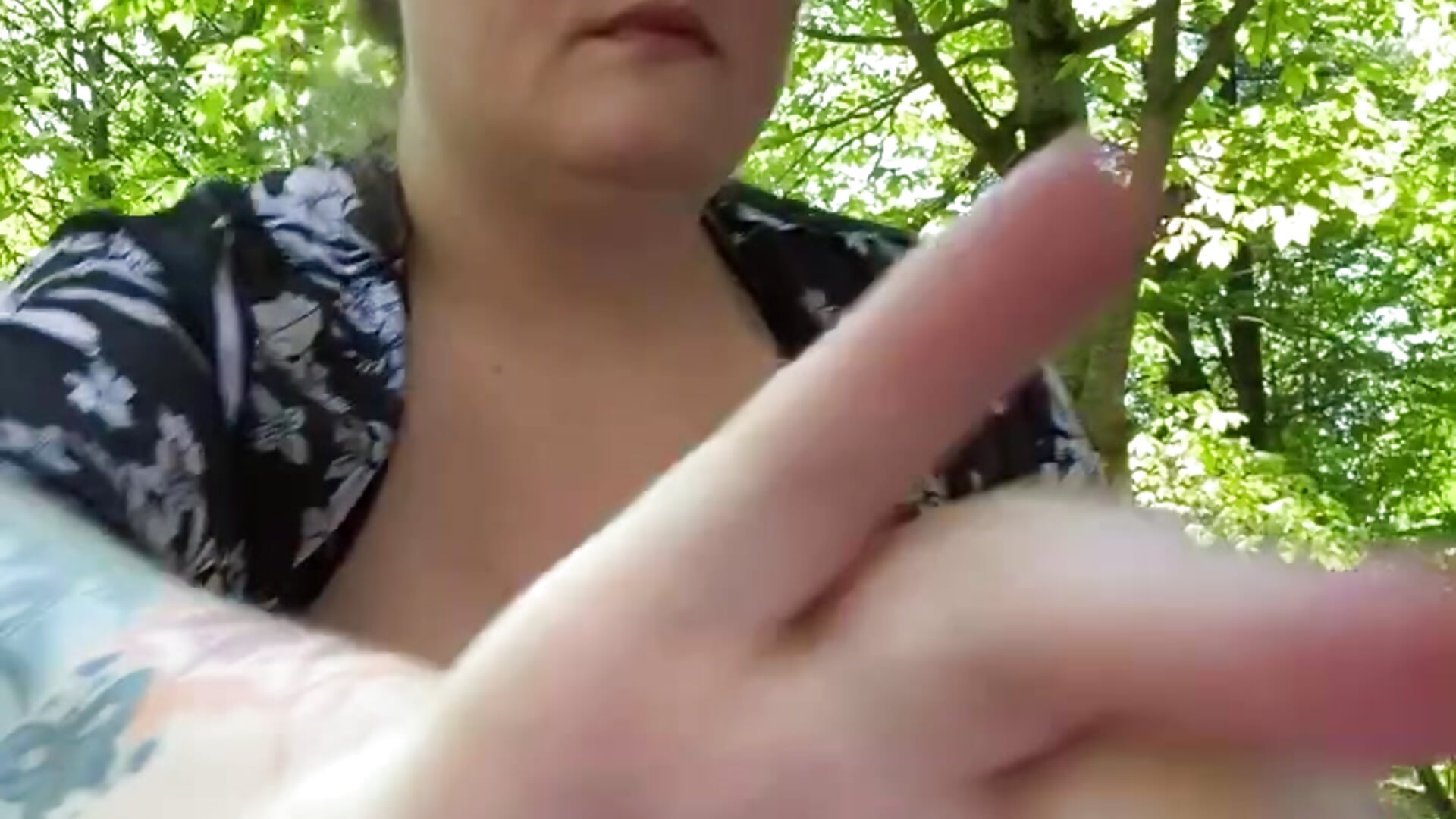 6 min outside squirt - video by Love86Emily cam model