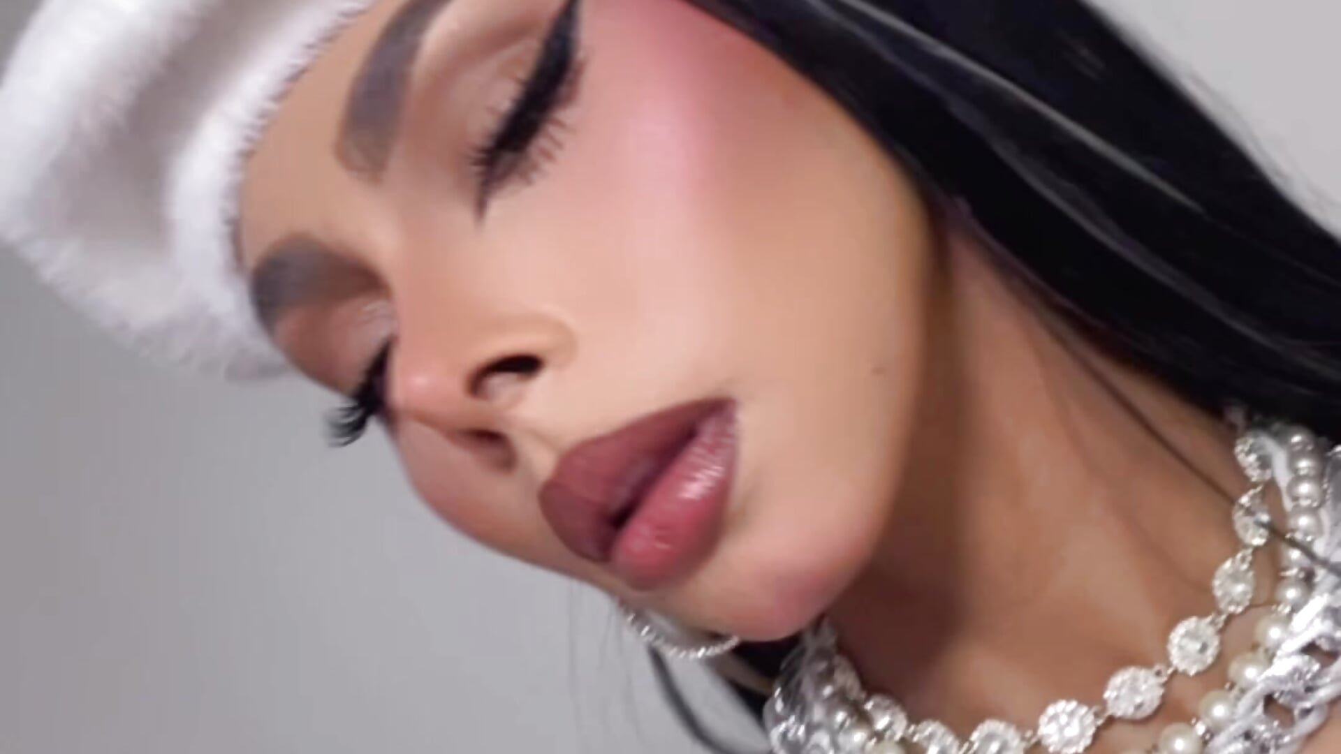 201271b831c6467db57ad13376960f81 - video by heloagreen_ cam model