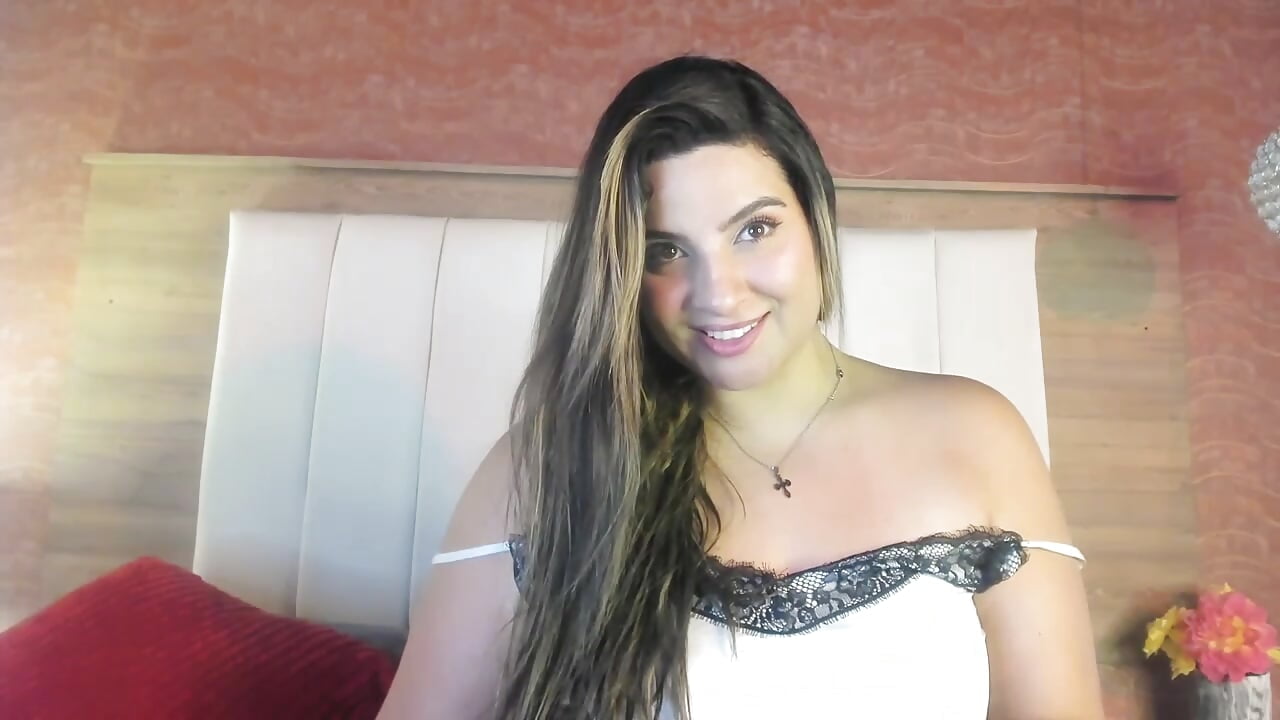 A flirtatious girl - video by AgnesIvanova cam model