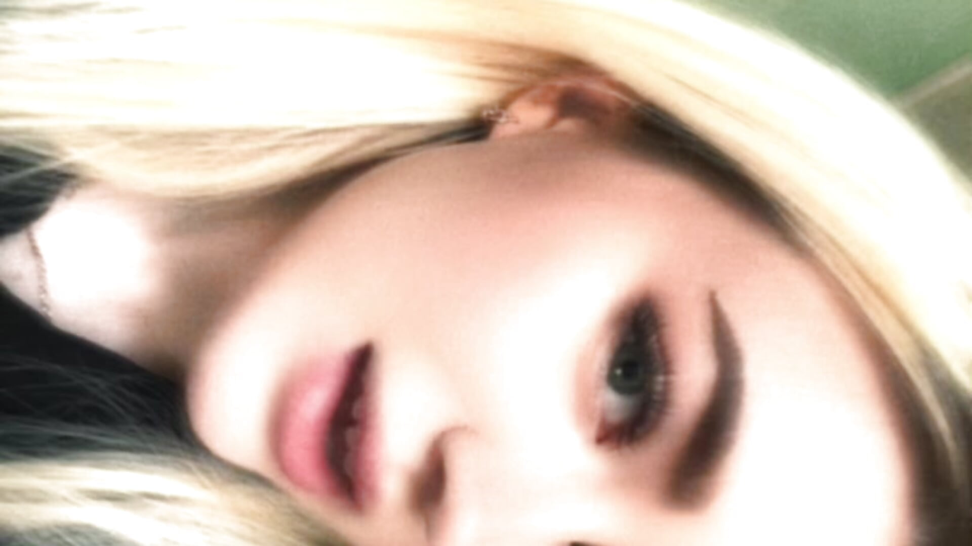 v09044g40000d097u67og65vif0rfieg - βίντεο μοντέλου Angelina_REU