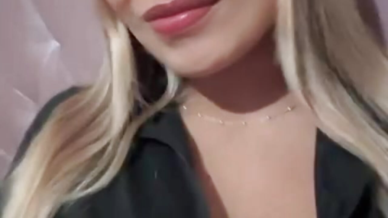 I'm beautiful enough for you❤💖 - video by Amber-Robbie cam model