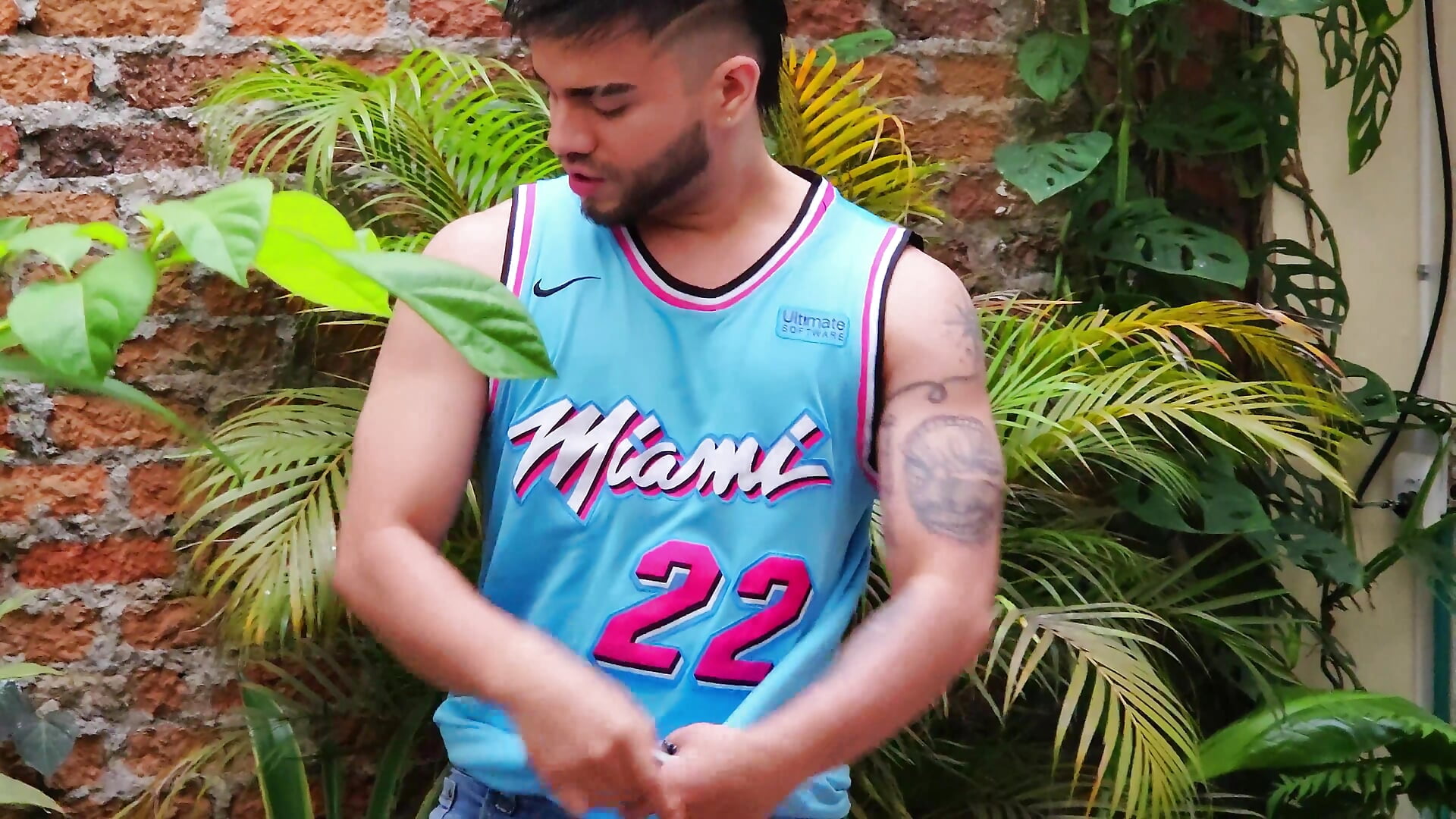 Garden of Eden - vidéo du modèle de showcams King_Draven3