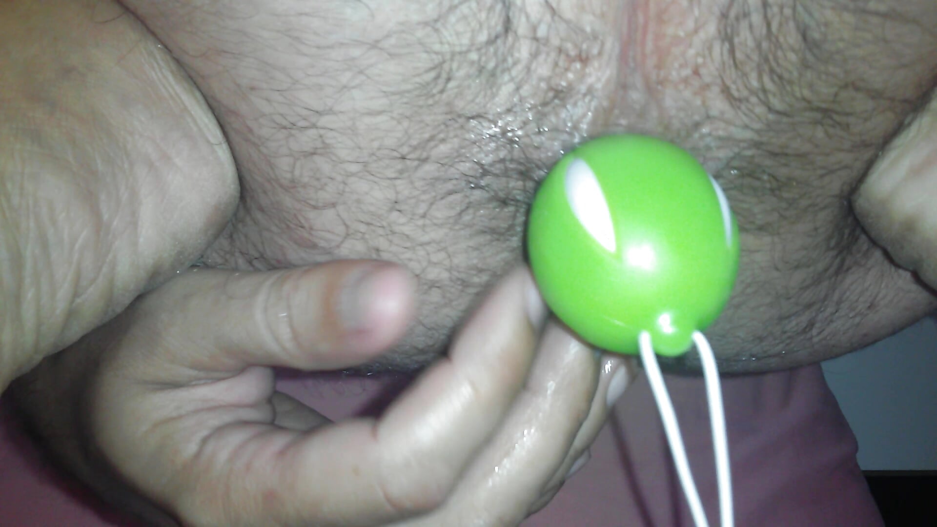 Brincando com bolinhas no cúzinho - video by boy888sexy cam model