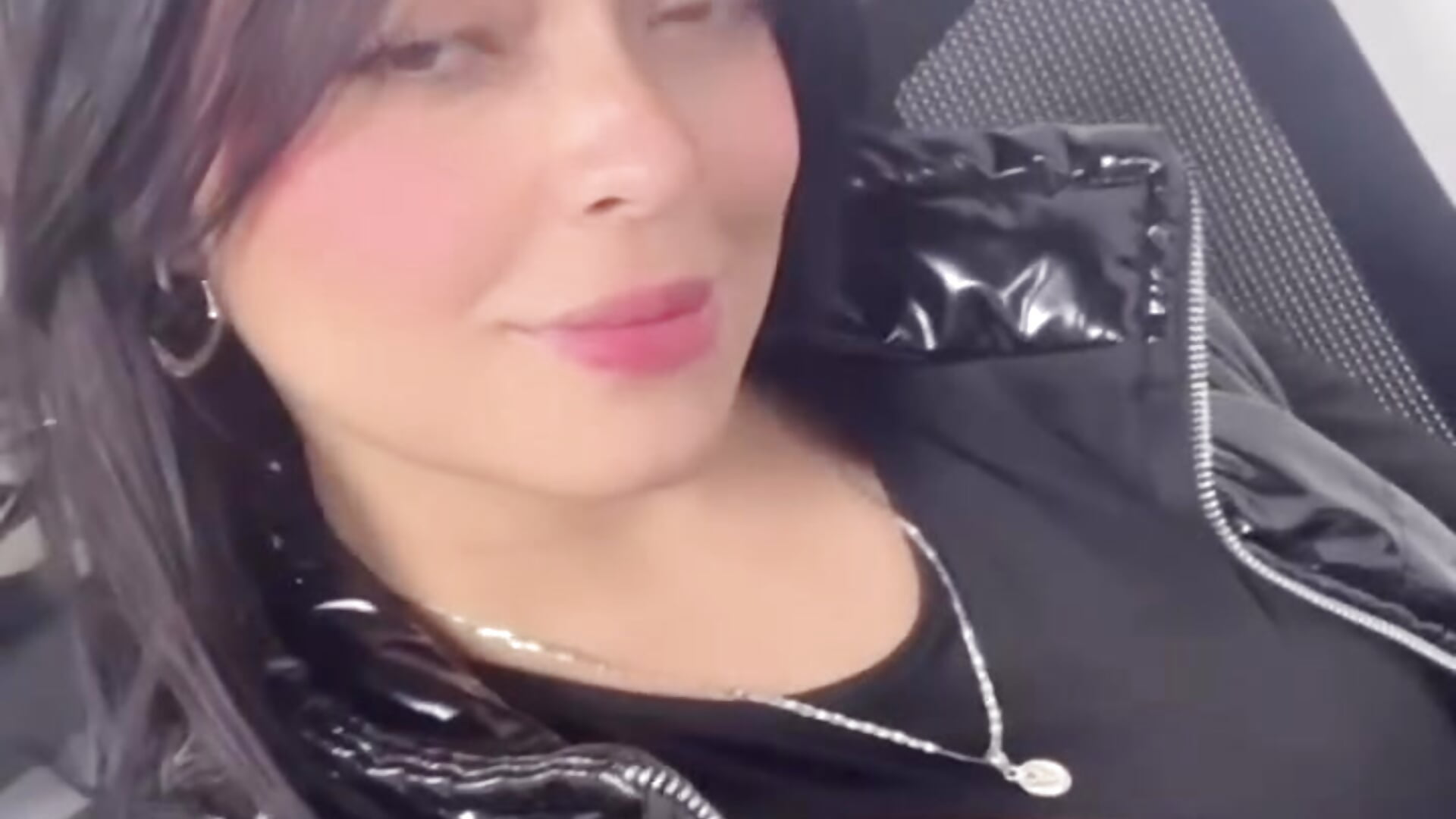 Im cute! - vidéo du modèle de showcams Emily_Rivers_