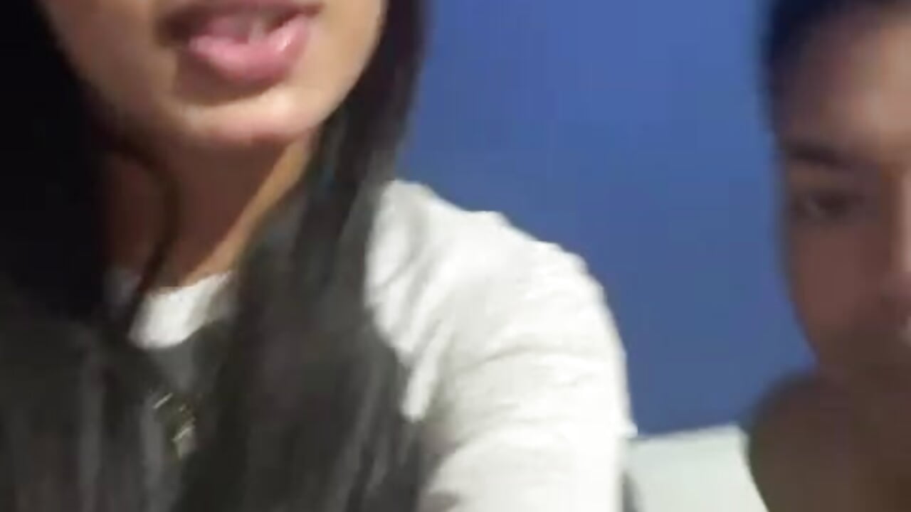 1000059609 — filmik Click_y_Cafe, modela(-lki) na kamerkach