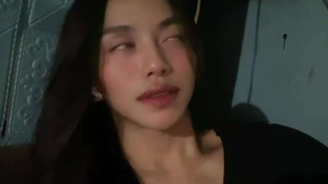 73f65315-1abf-49c2-8b19-ef544e71e492 - відео від вебкаммоделі LauraSoHot