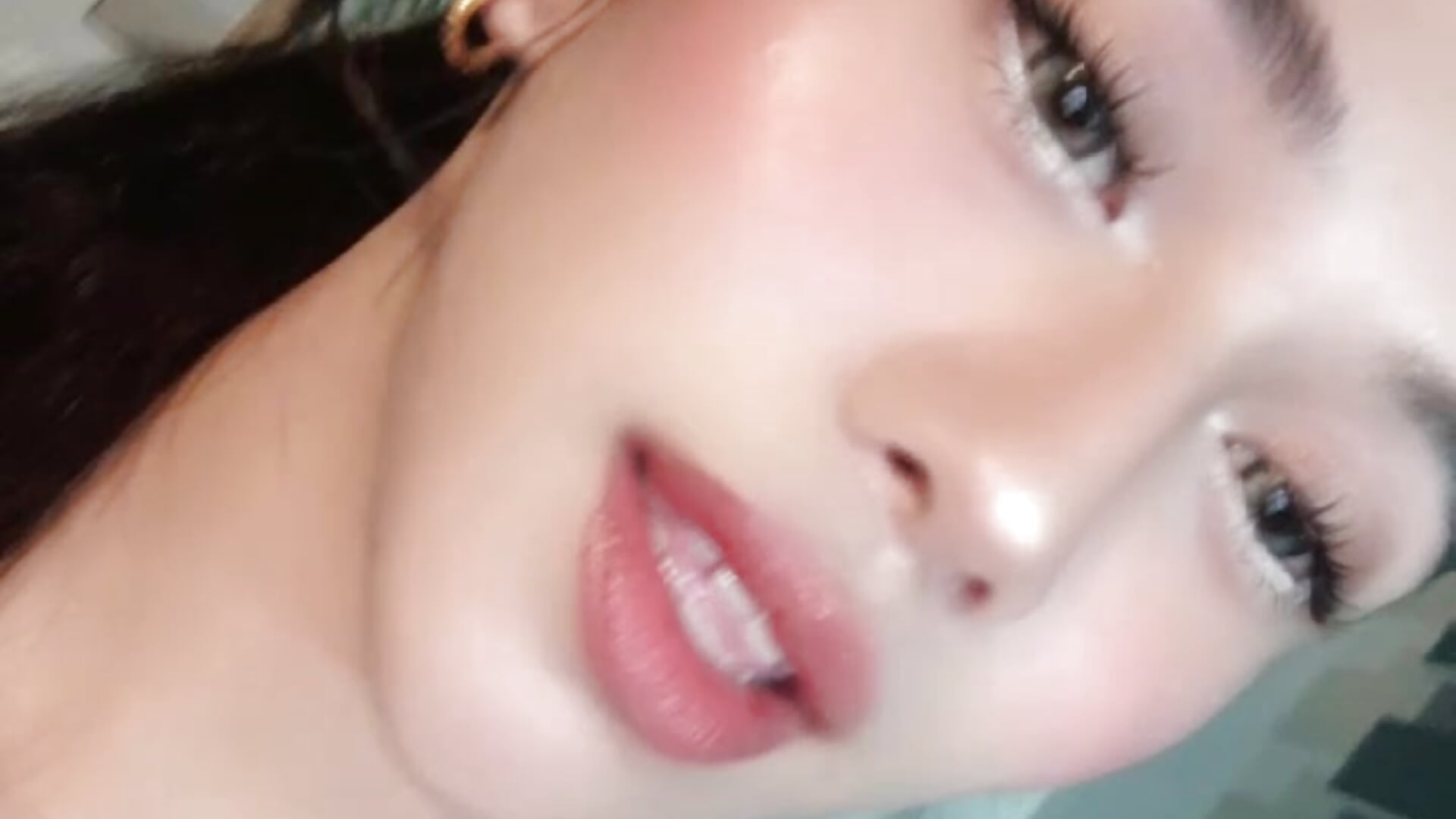 5335ec57-72a3-4e6f-a37d-1d5349fd2560 - відео від вебкаммоделі LauraSoHot