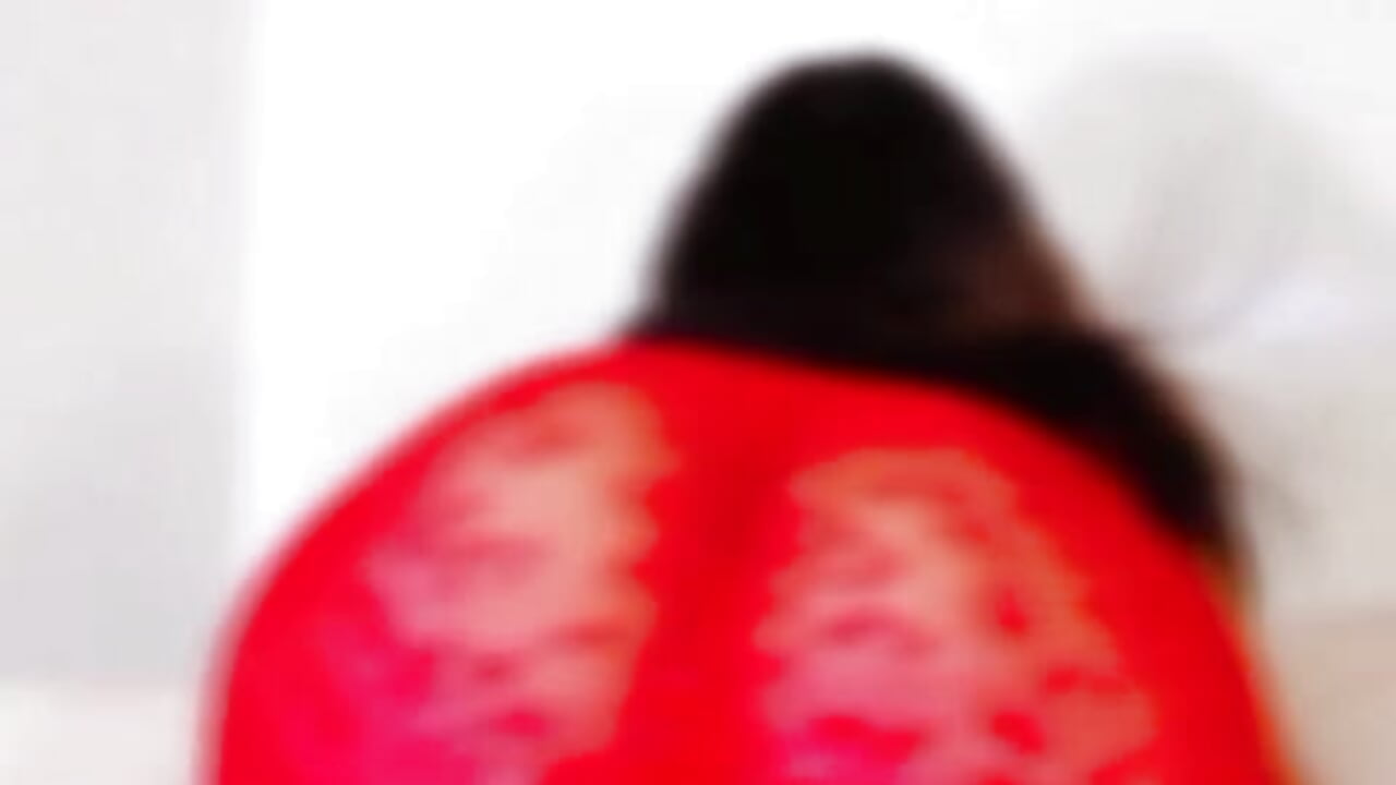 Red - video by Megan_Gil_ cam model