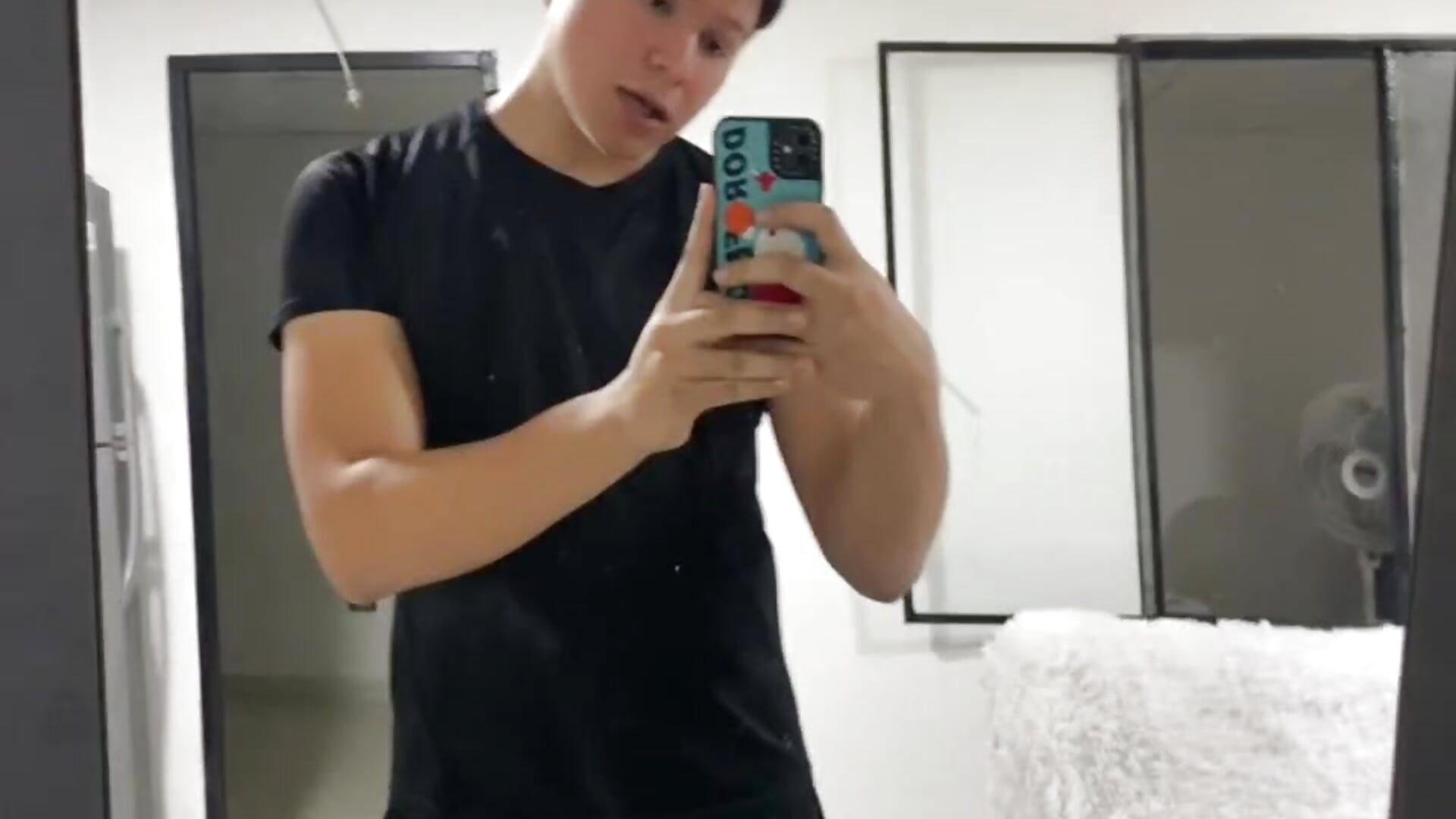 WhatsApp Video 2025-07-07 at 9,27,14 PM - Vídeo de Alejandro_Vt, modelo de vídeos