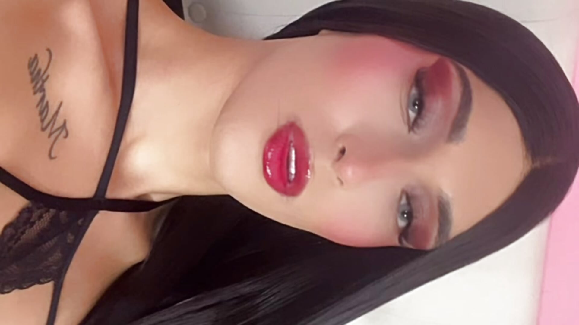 kises for you 😉🖤✨ - clip cu Macarena_05 model videochat