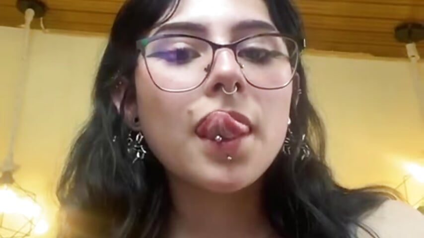 PIRCING CATEGORY - vidéo du modèle de showcams agarycus_