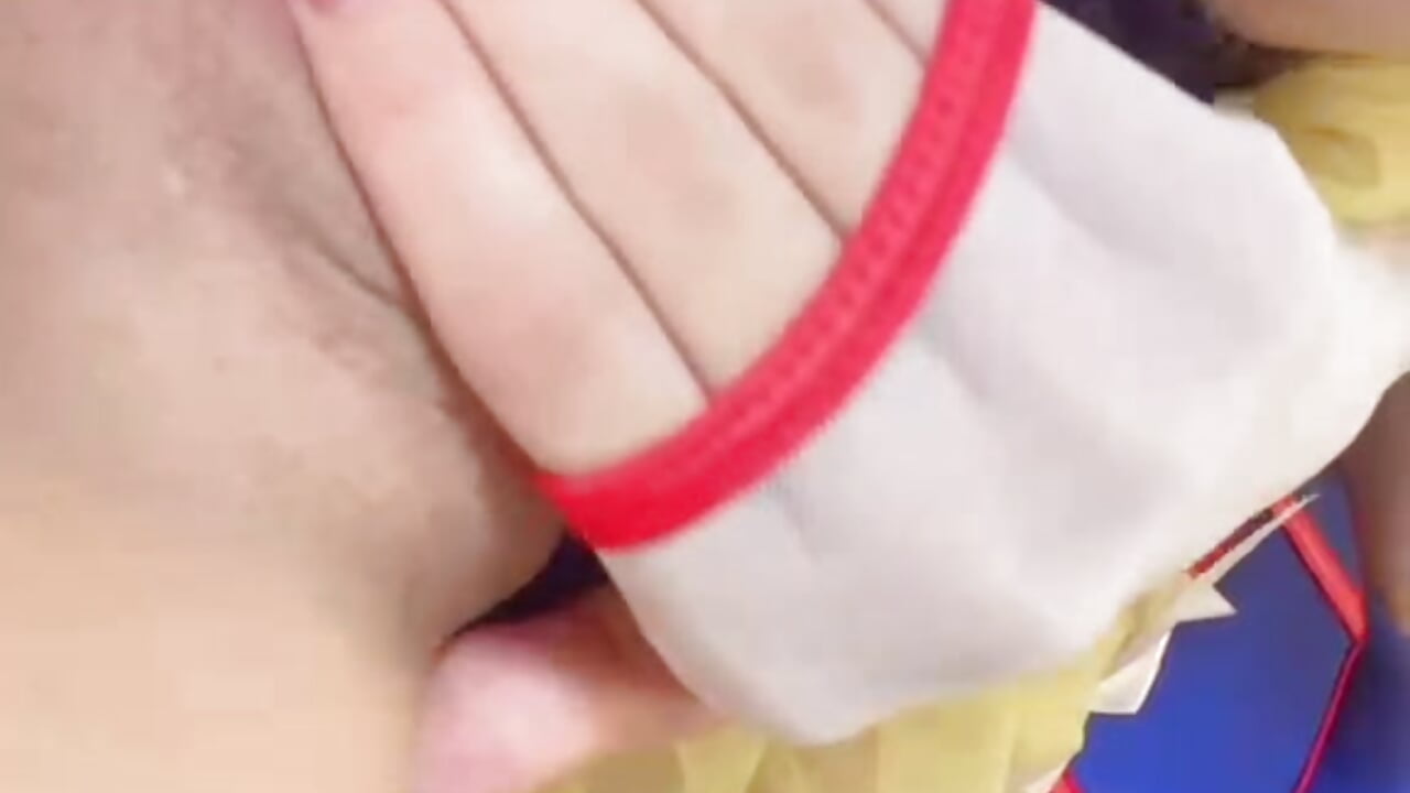 SNOW WHITE MASTURBATES 🥵