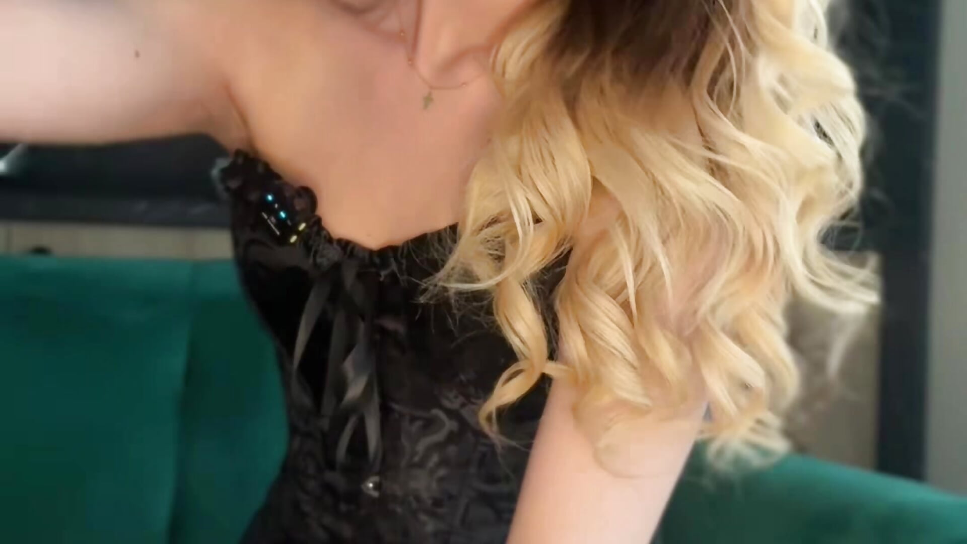 As you asked…I deliver💋 A slow burn , soft tease…enjoy the view ✨ - video by SerenaNoir cam model