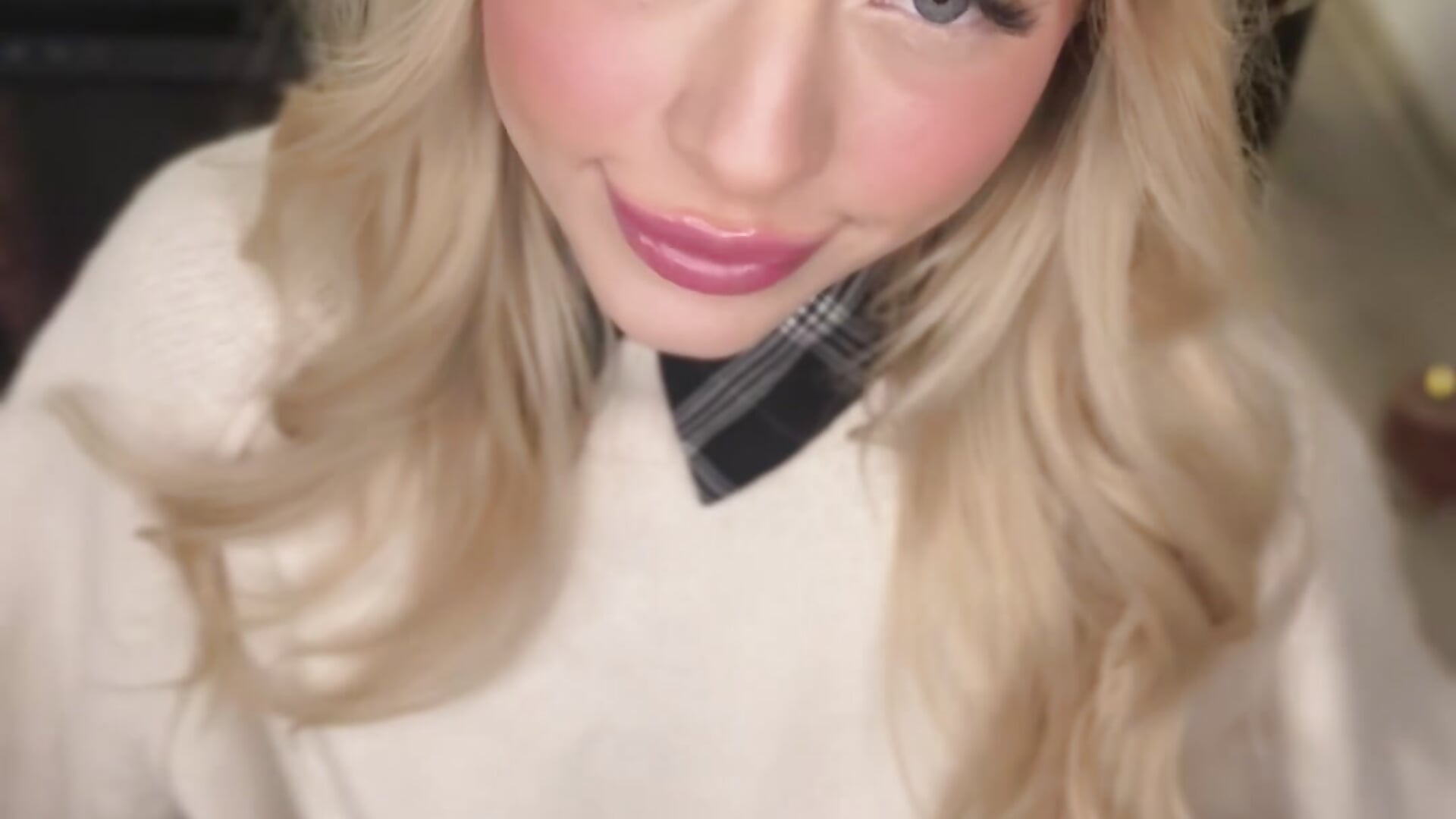 ASMR cutie play🎀💖 - video di SerenaNoir modella di cam