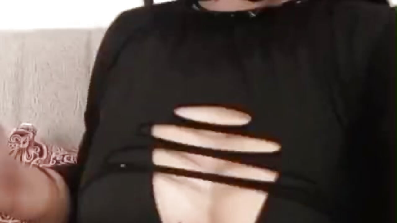 The temptation is not explained, you live ... do you dare? 🍒 - video by May_hadi cam model