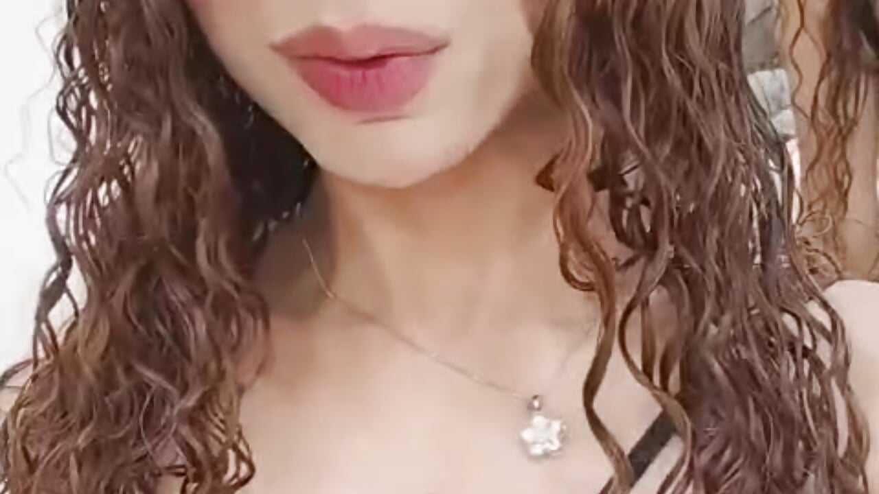 Hey Love - video oleh model kamera Zahara1