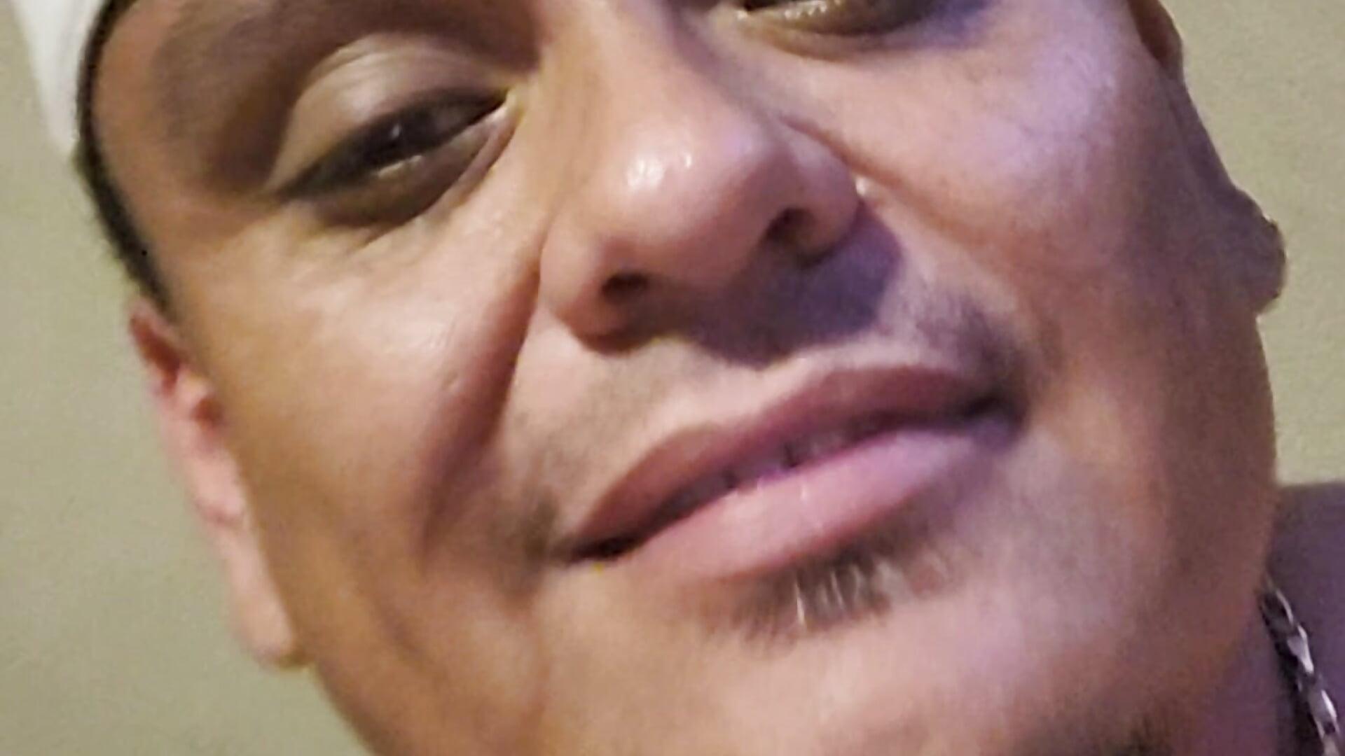 1000108798 - video by 825Danie cam model