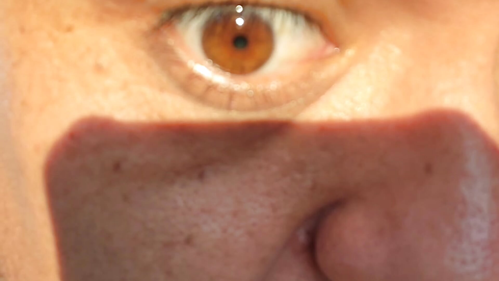 1000048571 - video by 825Danie cam model