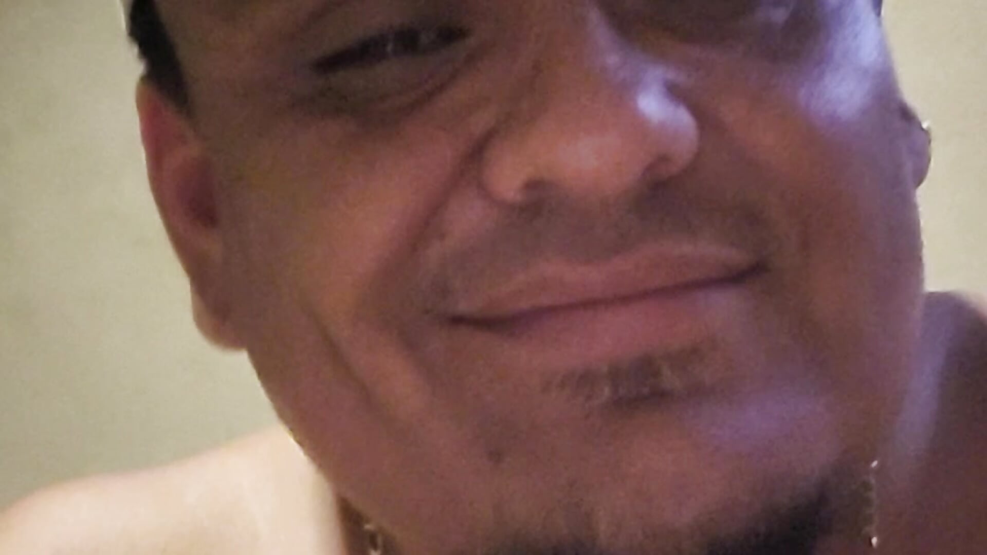 1000108796 - video by 825Danie cam model