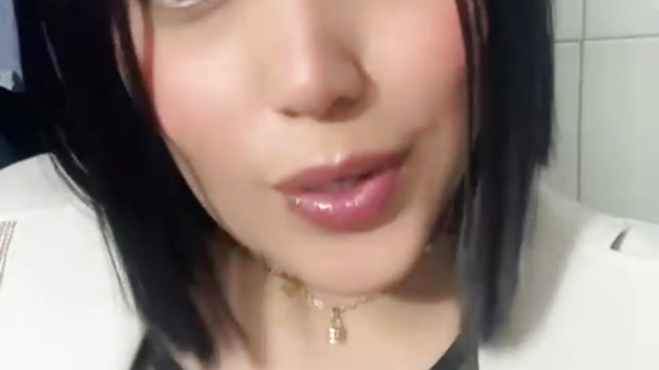 🌸 - video by caroline__muller cam model