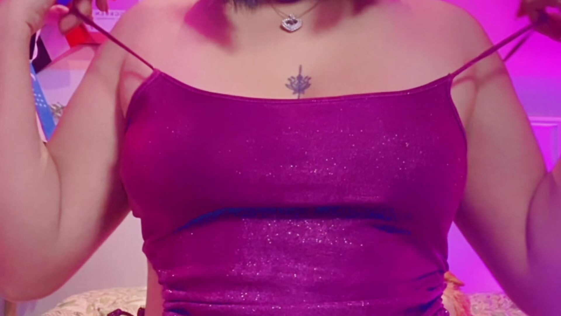 Amazing boobs - video by caroline__muller cam model