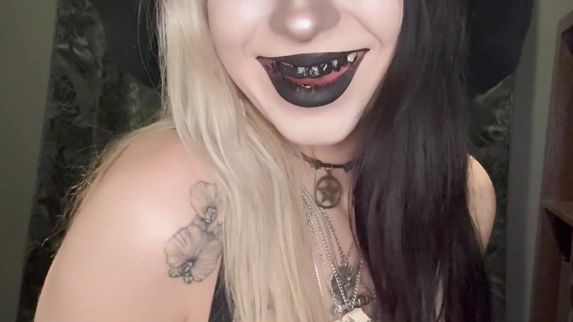 Spooky witch - video by Paige_Turner cam model