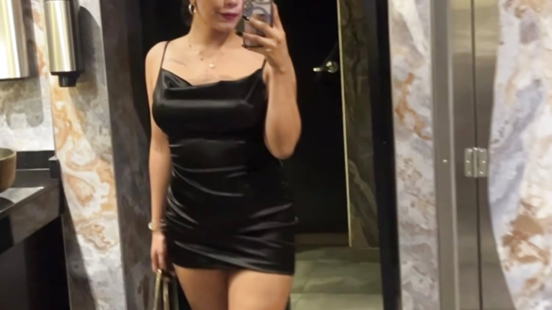 D641CC5C-A621-414B-BF30-12507EA4E24E - video by ZahaRose cam model