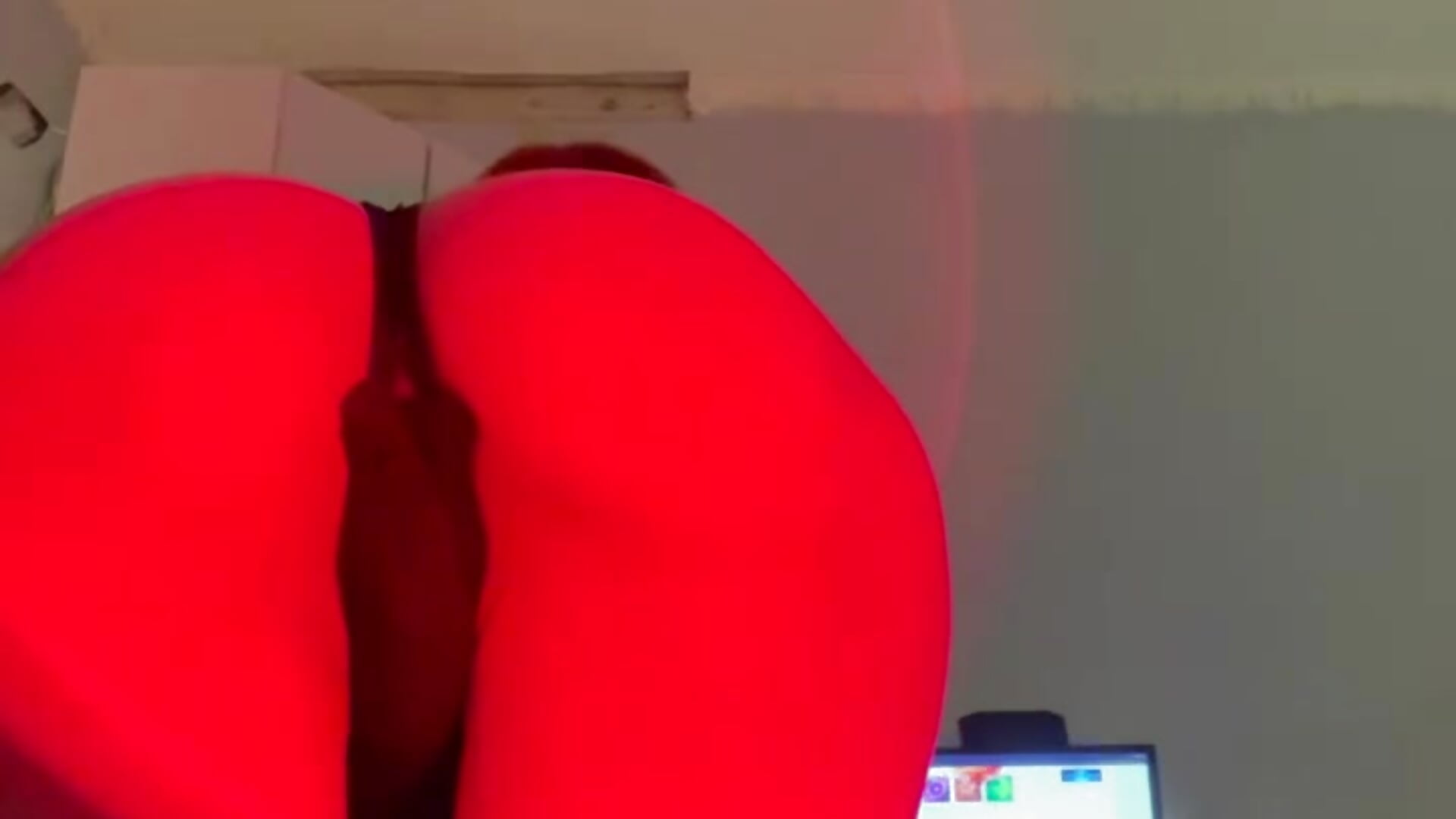 Sexy hot in red ❤️‍🔥 - βίντεο μοντέλου Only_April