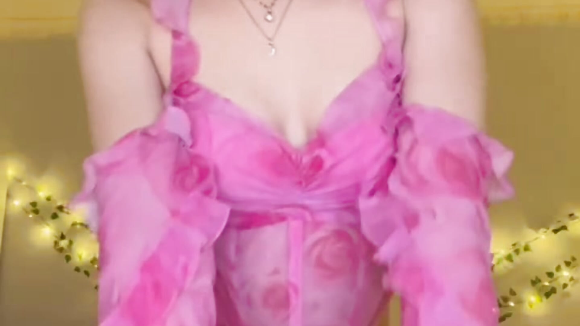 Sweet flower 🌸 - video di Only_April modella di cam