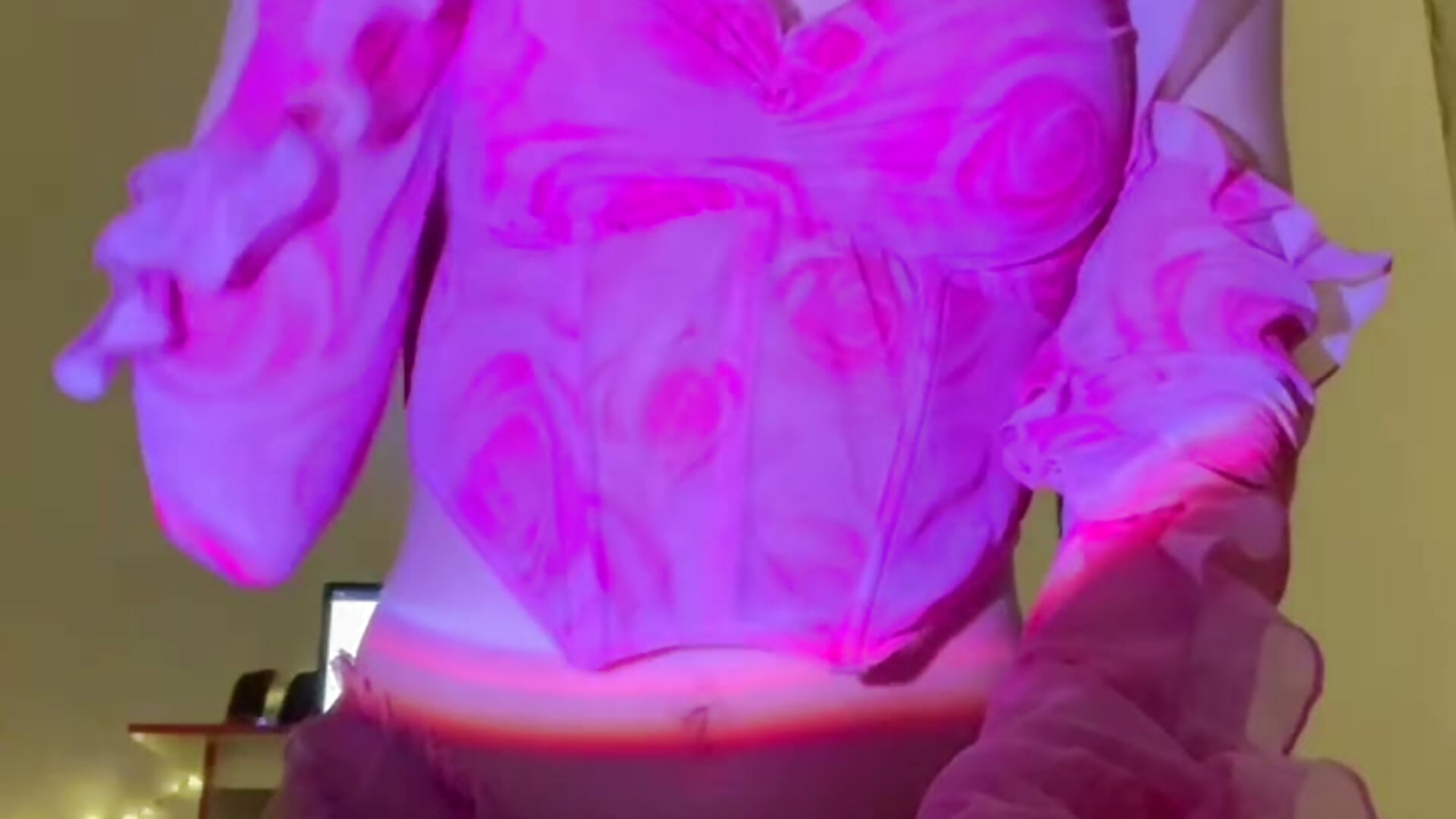 Tease with my perfect tits🌸🌸 - βίντεο μοντέλου Only_April