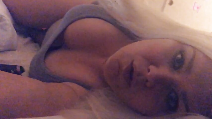 5A3AB0C9-8408-483B-B2B3-EC830F377E97 – video modela na kameri Dana_world