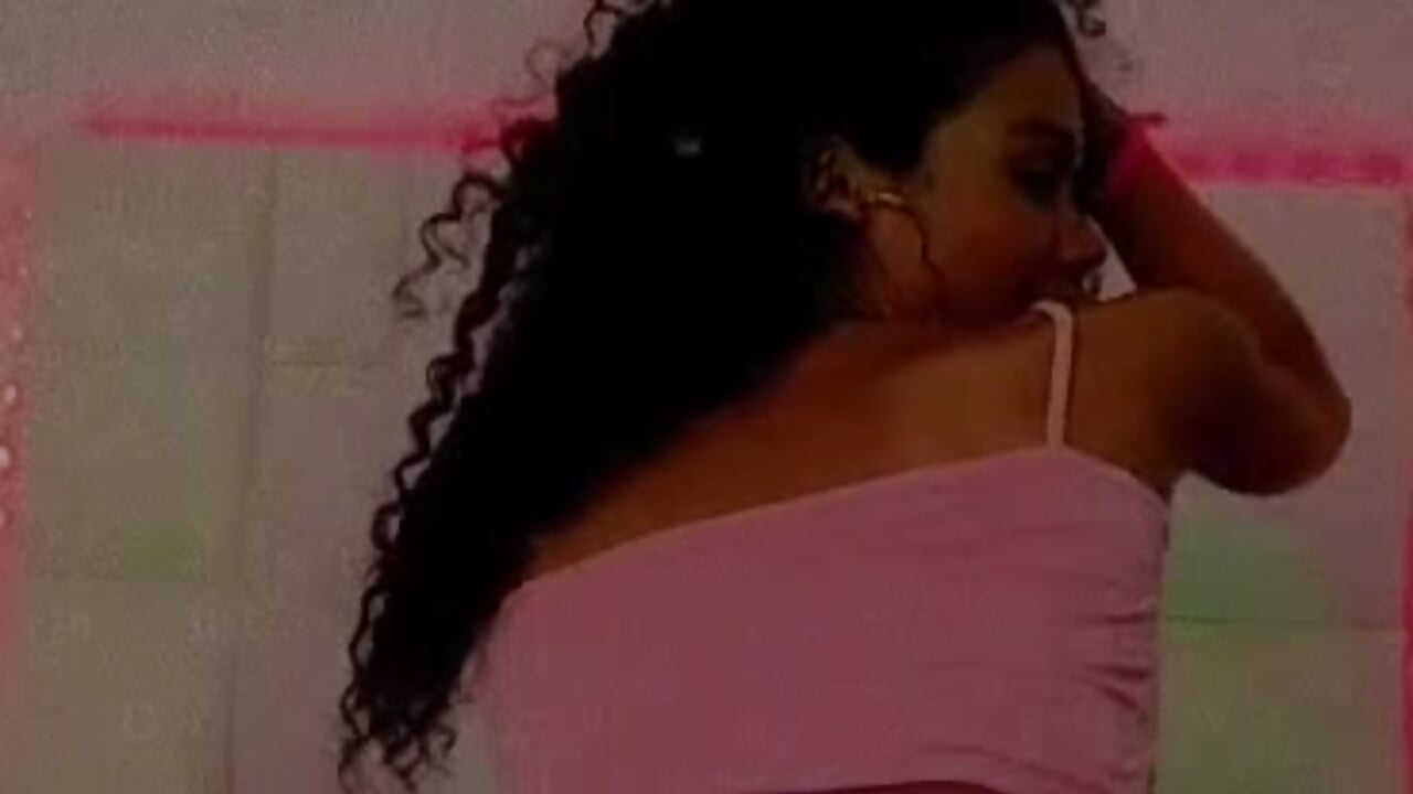 Twerk - video by miiarod cam model