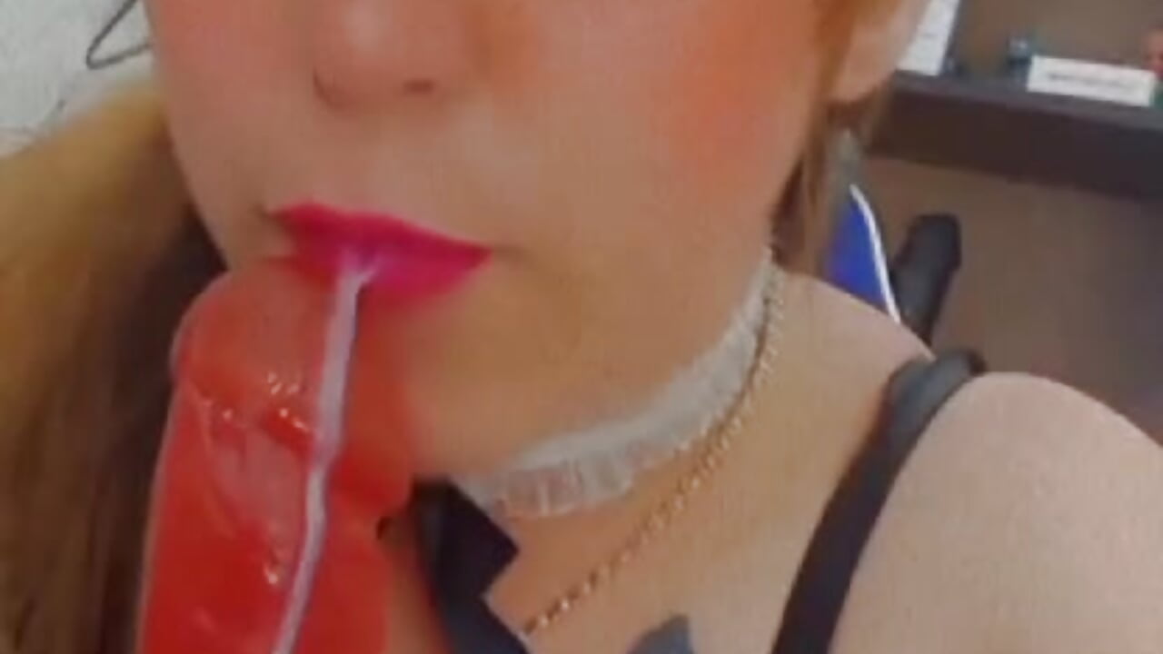 Saliva – video modela na kameri Harley_Sex13