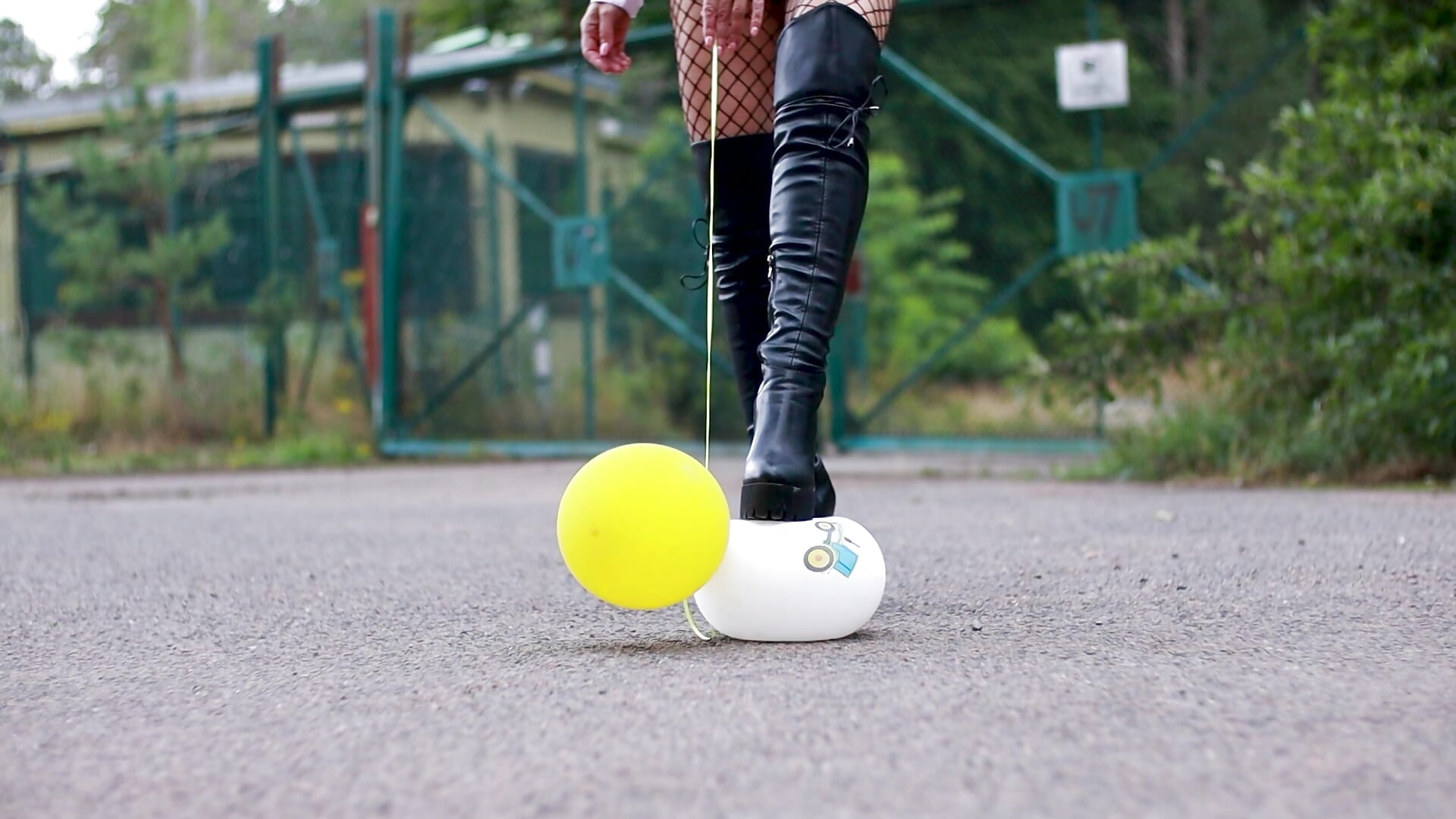 Ballonchallenge - video by Zora-Enn cam model