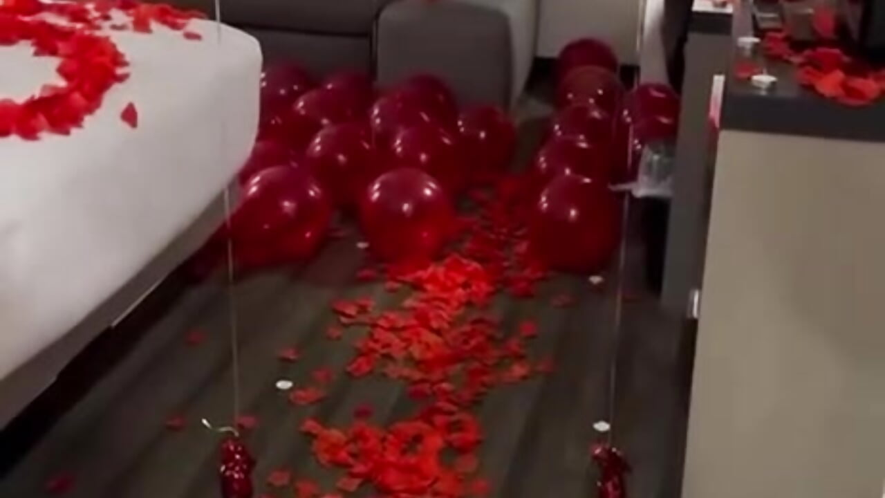 Romantic mood... - video by CleoSecret cam model