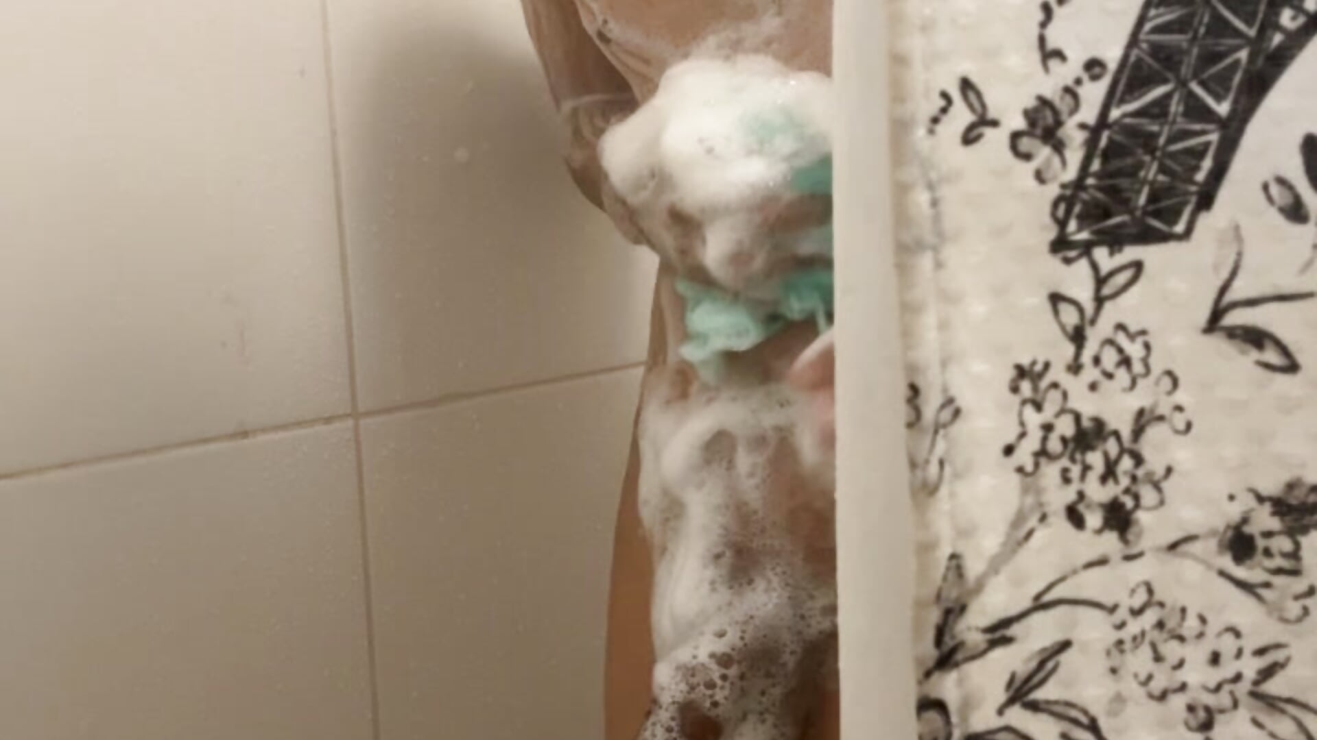 Shower 🚿 w me 💦😘💋 – video modela na kameri Hottdaddii