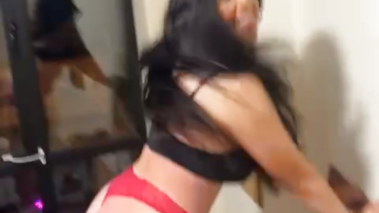 E21B0F9D-0505-4728-8733-75B21C128AB0 - วิดีโอโดย Bellababexox โมเดลแคม