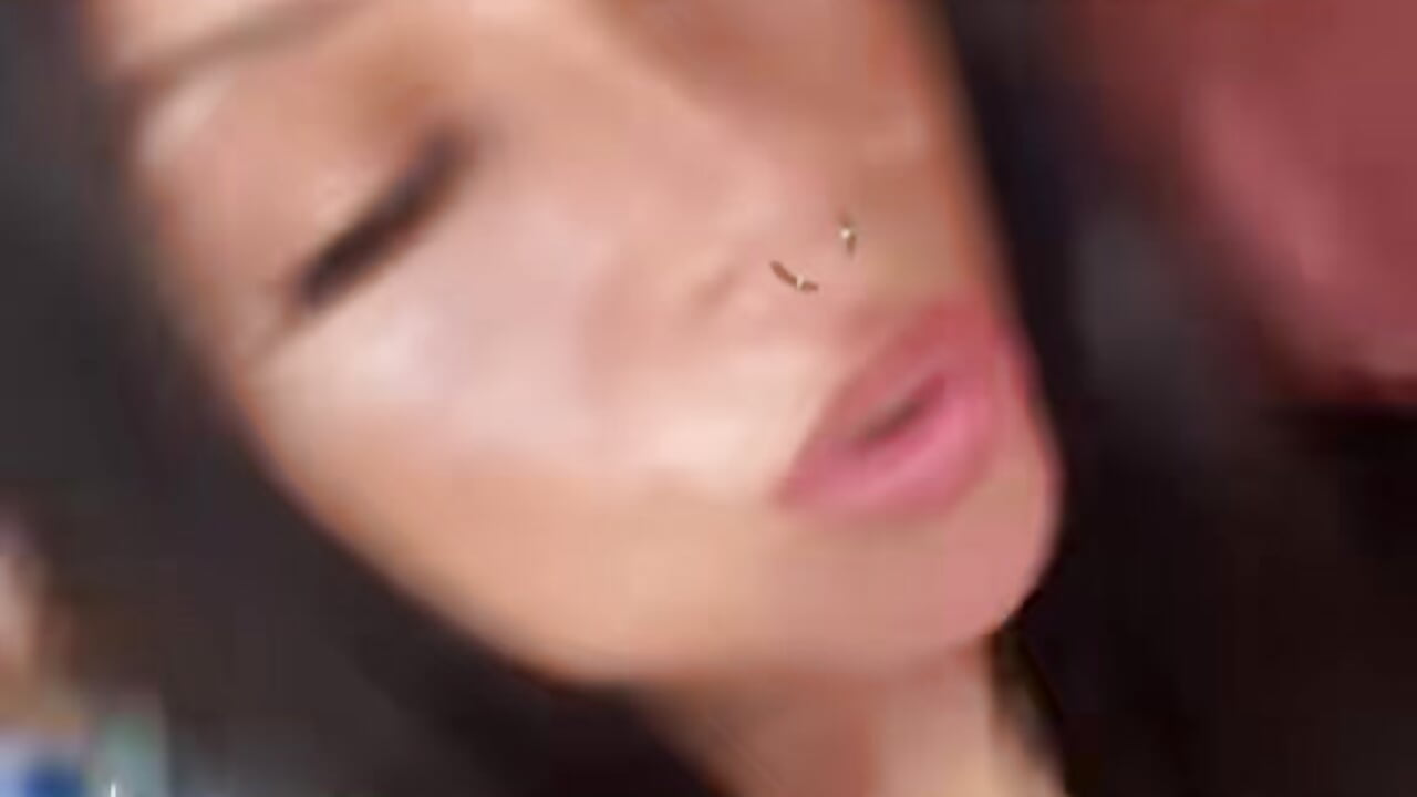 v24044gl0000d1s7ls7og65veum4qke0 - video by Bellababexox cam model