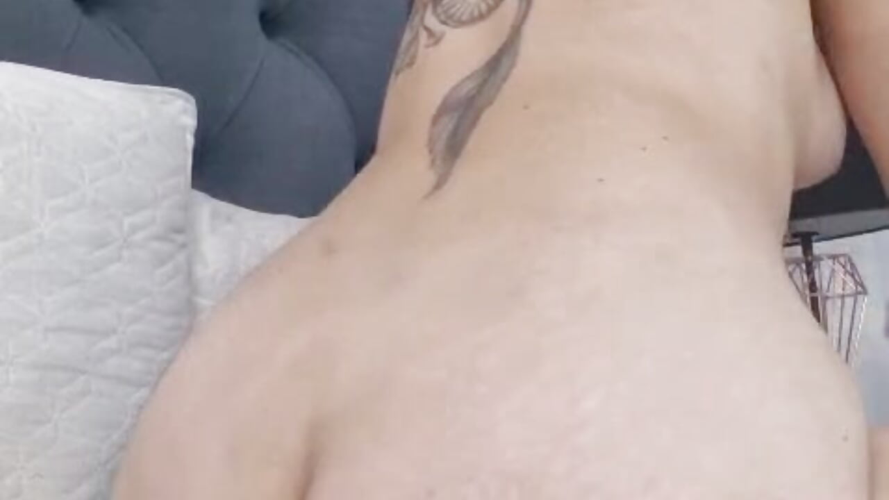 bounce my ass - video by AprilStone1 cam model