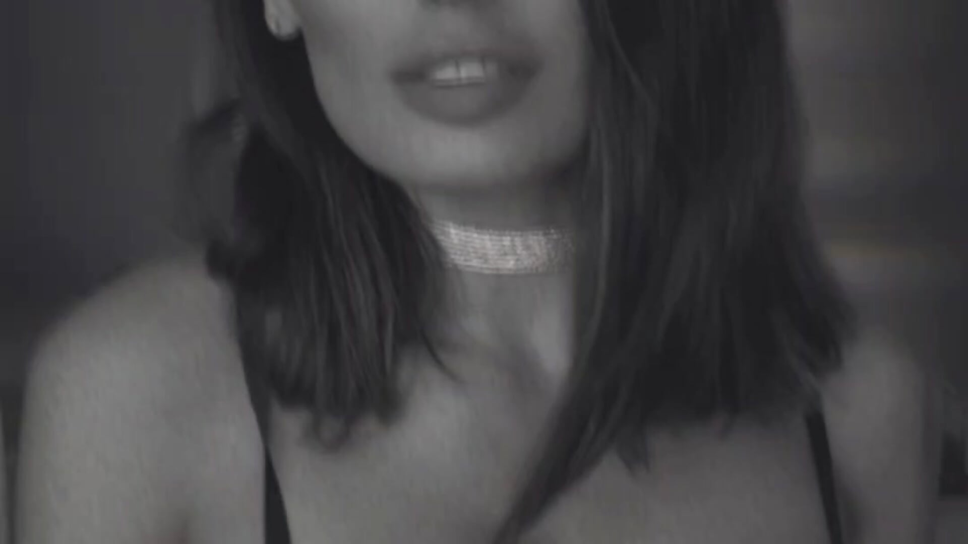 She is mine - فيديو من salmaesco موديل الكام