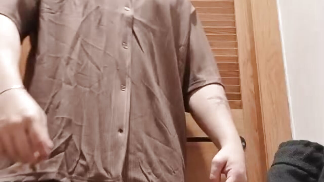 Changing Clothes In Public Mall🔥 - Video von a23c43 Cam-Model