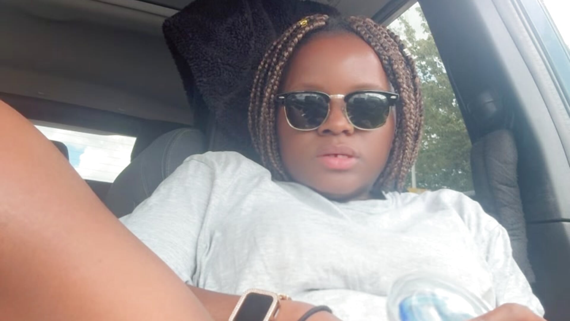 Me and my dildo in the car in a broad day light 😈😈👅👅 - βίντεο μοντέλου Curvy_AfricanQuinn