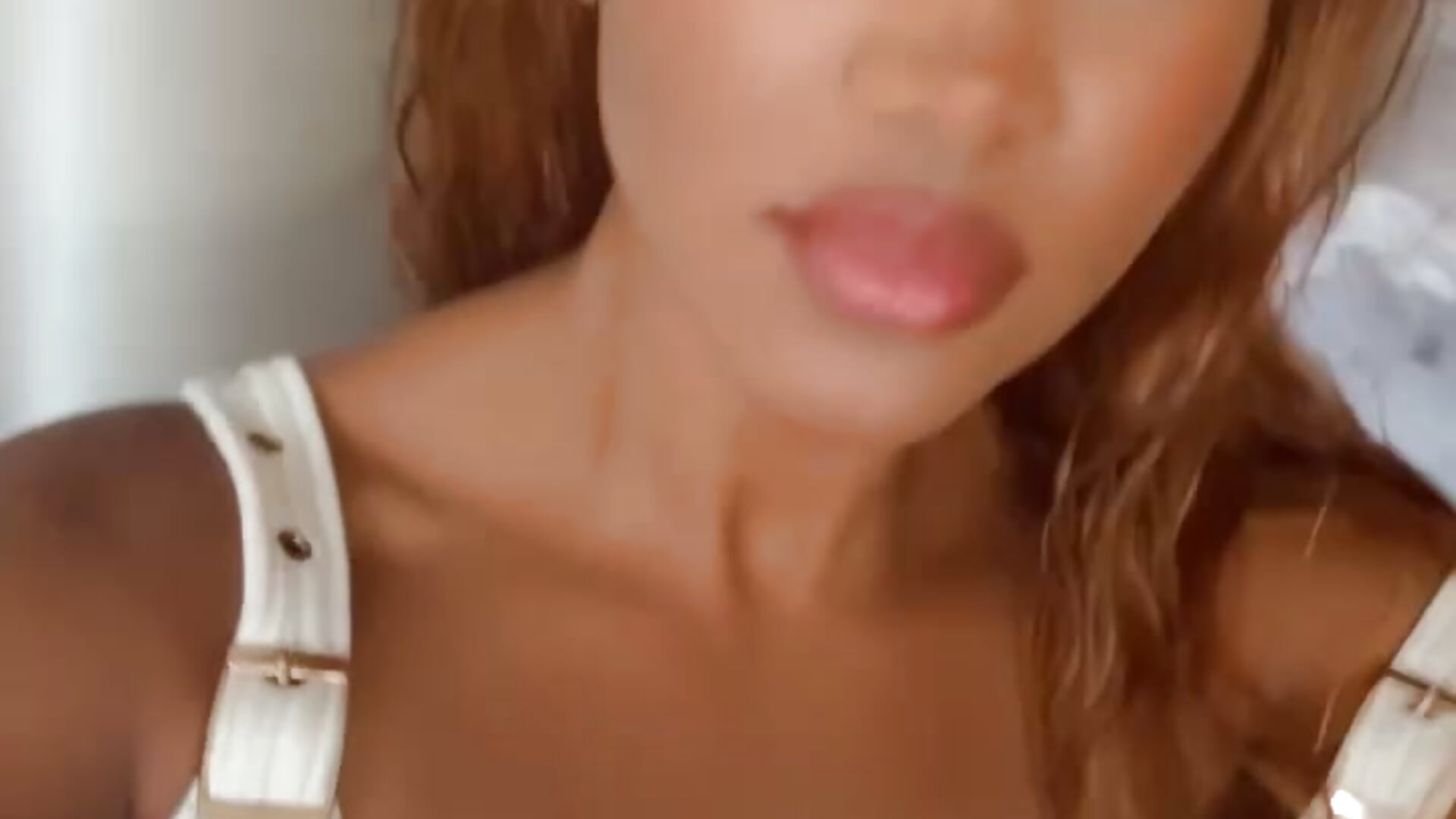 blonde - วิดีโอโดย LuckyKhloe โมเดลแคม