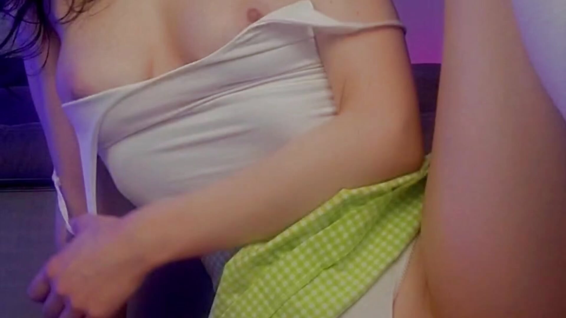 Green skirt squirt video 🎀😋 - video by Anna-Petite cam model