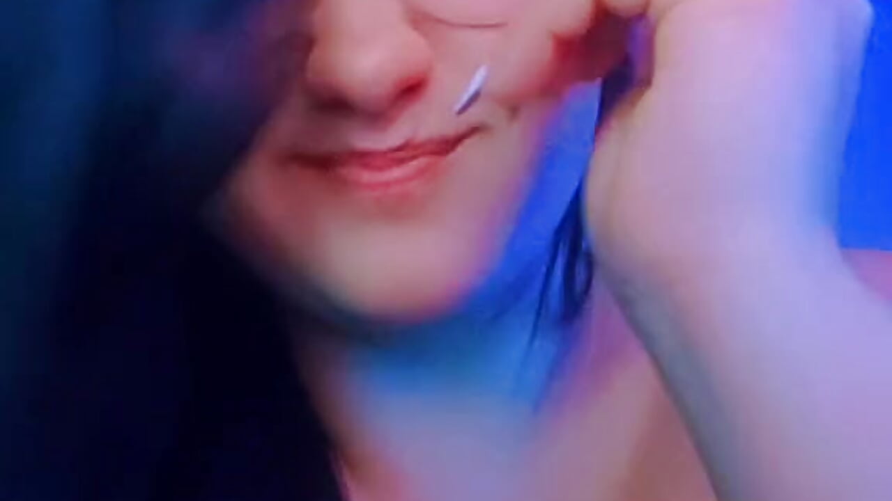 Chill time 😏💋 - video by SamaraBlessed cam model