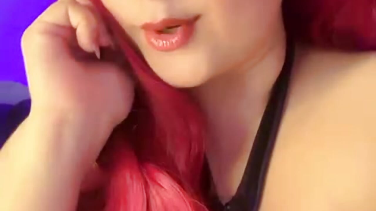 Angel face, lips to kiss😈 - video by SamaraBlessed cam model