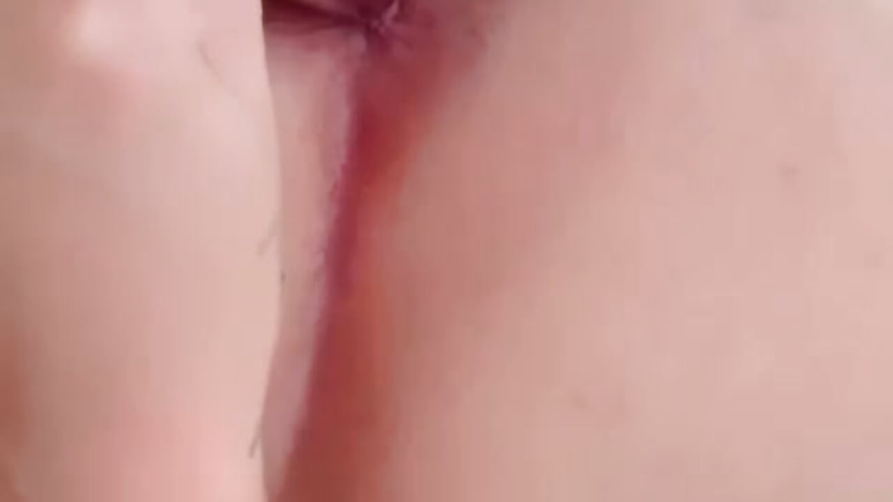 Plug no meu cuzinho 🤭 - video by lolafeett cam model