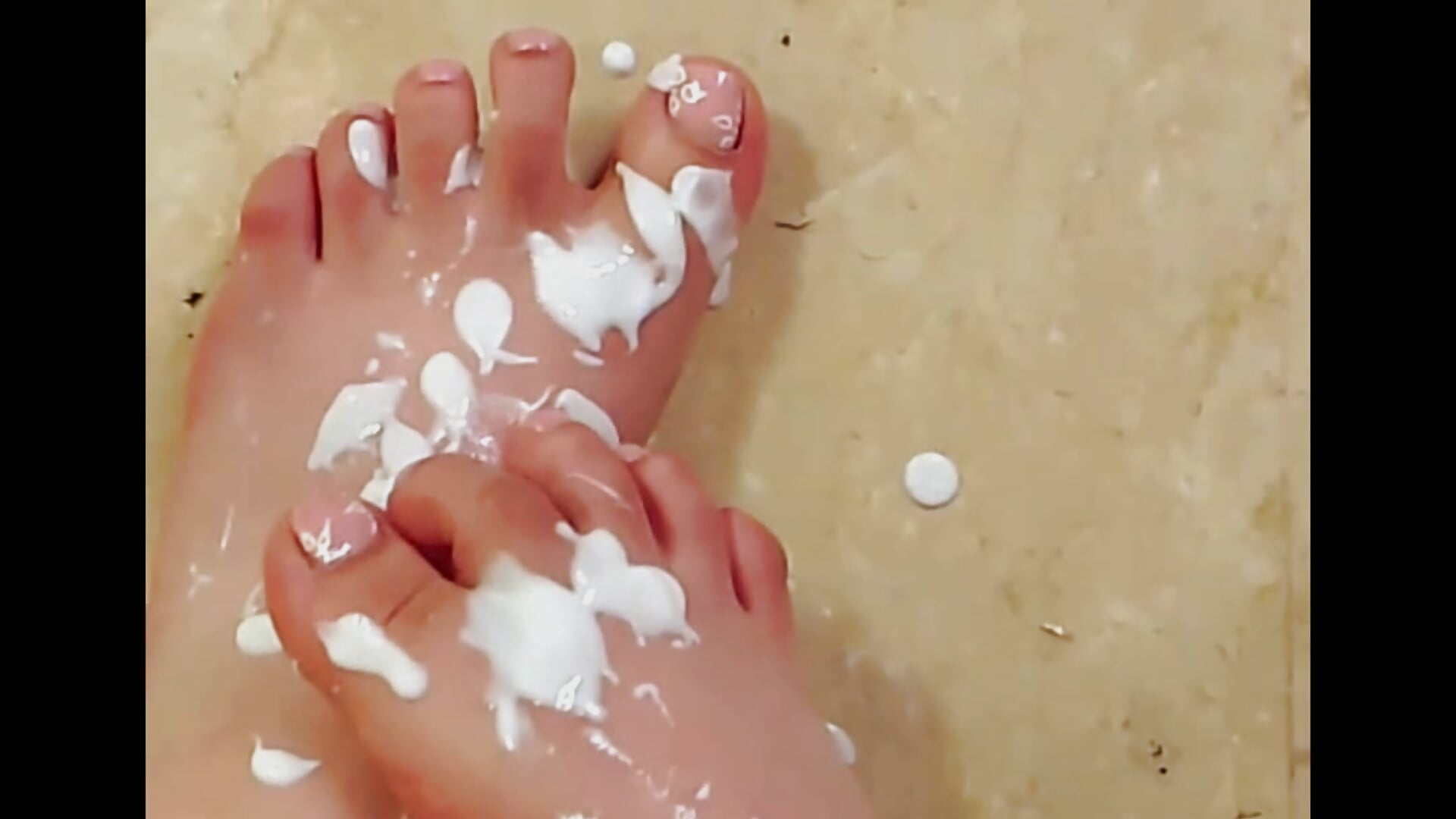 your cum on my feet 💦👣 - video by Emma__clark_ cam model